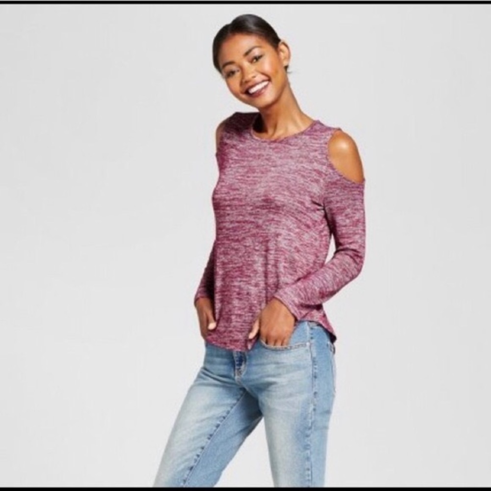 Long sleeves cold shoulder - xs- a new day red
